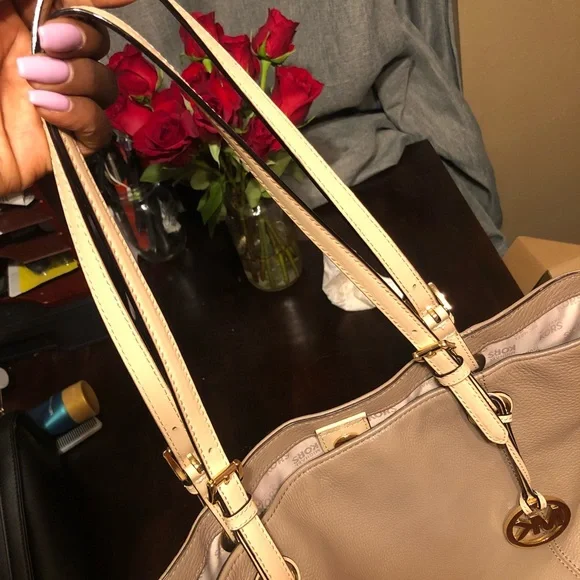 🔥SALE! Michael Kors Jet Set Leather Tote Bag🔥 - Picture 7 of 8